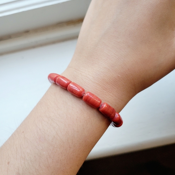 Vintage Handmade Coral Beaded Bracelet - Picture 4 of 5